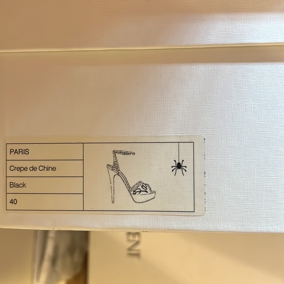 Gorgeous suede and mesh criss cross heel - Picture 6 of 6